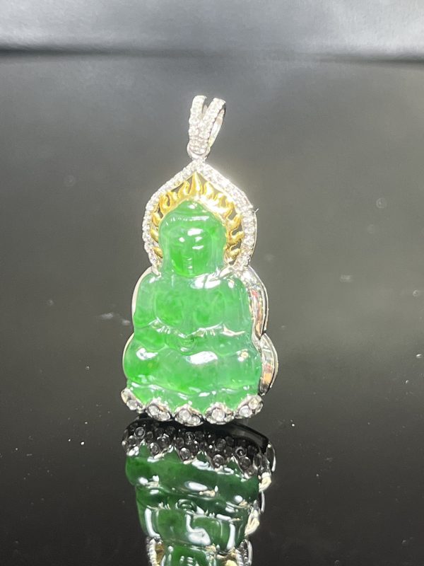 18k翡翠A貨玉器觀音菩薩翡翠吊墜 有著雲水禪心般澄淨唯美的氣息  看著讓人心生安寧 - Image 3