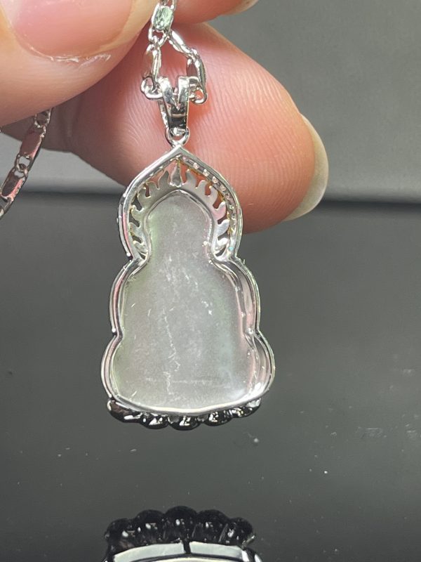 18k翡翠A貨玉器觀音菩薩翡翠吊墜 有著雲水禪心般澄淨唯美的氣息  看著讓人心生安寧 - Image 9