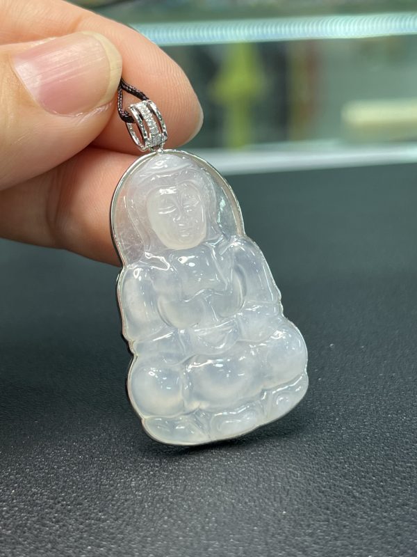 18k翡翠A貨玉器觀音菩薩翡翠吊墜 蓮花寶座上的觀音 造型典雅 面相豐腴 慈眉善目 體態端莊 - Image 8
