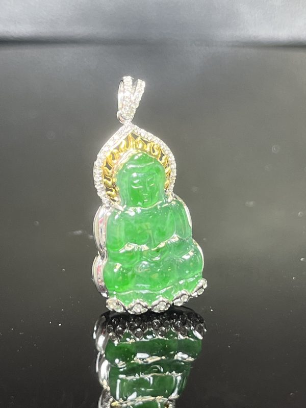 18k翡翠A貨玉器觀音菩薩翡翠吊墜 有著雲水禪心般澄淨唯美的氣息  看著讓人心生安寧 - Image 4