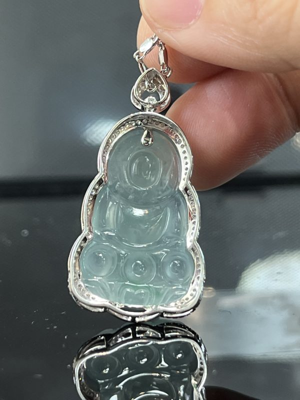 18k翡翠A貨玉器觀音菩薩翡翠吊墜以美鑽圍鑲 絕美種水 通透感十足 頓時佛光四射 - Image 9
