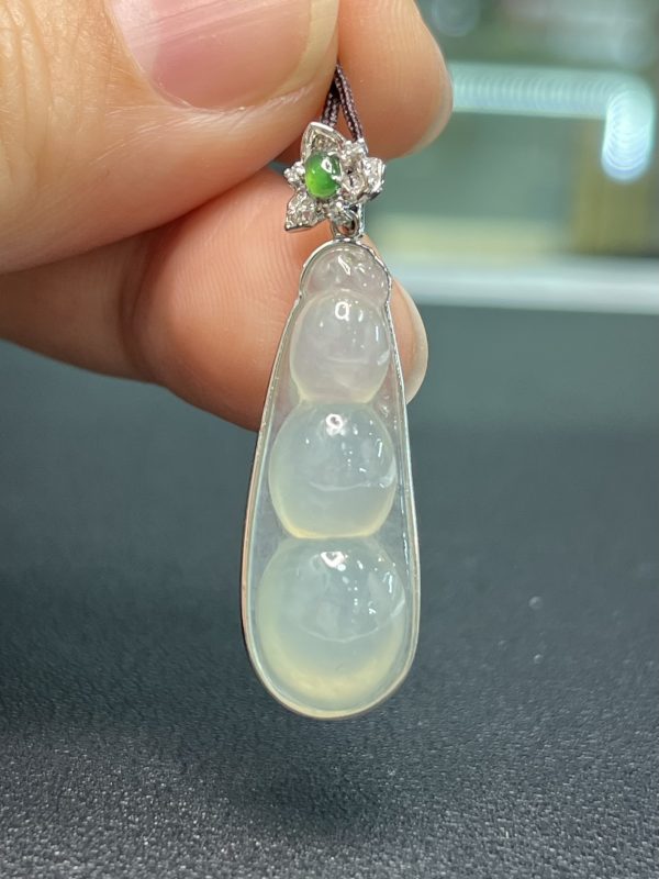18K翡翠A貨玉器福豆翡翠吊墜 像果凍一樣 將這一枚福豆戴在身 定能給你帶來好運 - Image 4