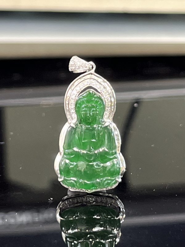 翡翠,玉,觀音,玉觀音,觀音菩薩,玉器,翡翠A貨,玉吊墜,香港翡翠,翡翠介紹,冰種翡翠,糯冰種翡翠,翡翠飾品,翡翠鑑定證,翡翠玉石,翠色,天然翡翠,玉石,翡翠觀音,翡翠吊墜,