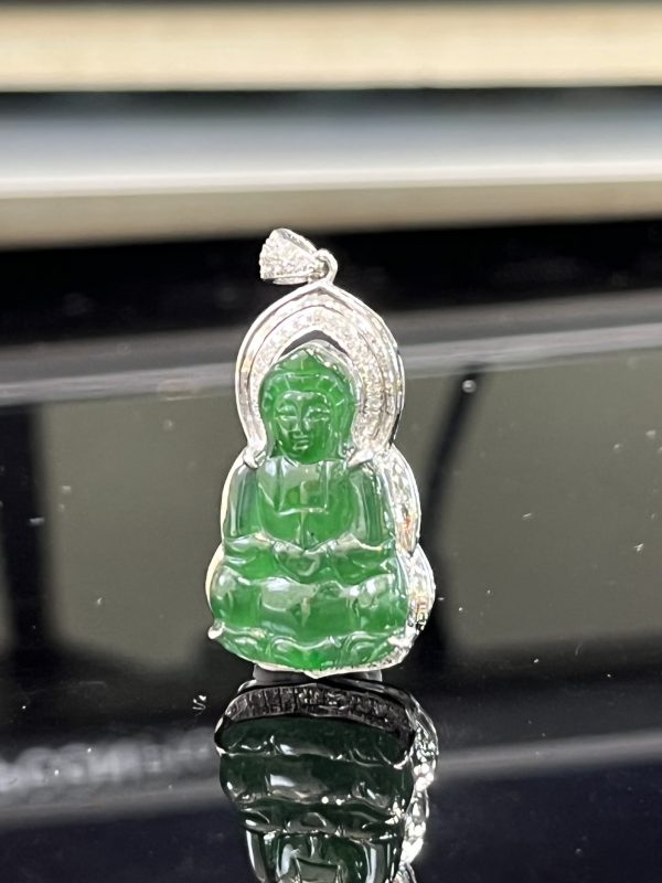 18k翡翠A貨玉器觀音菩薩翡翠吊墜 俗話說“人以金求玉，玉憑緣尋人” 如你與這尊觀音有“眼緣” - Image 3