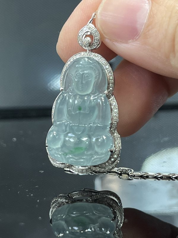 18k翡翠A貨玉器觀音菩薩翡翠吊墜以美鑽圍鑲 絕美種水 通透感十足 頓時佛光四射 - Image 5