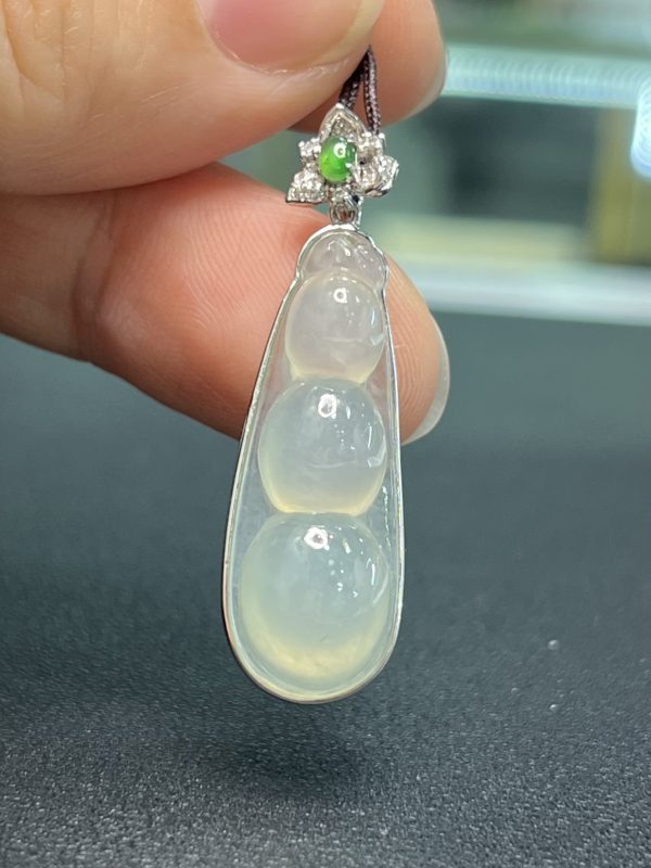 18K翡翠A貨玉器福豆翡翠吊墜 像果凍一樣 將這一枚福豆戴在身 定能給你帶來好運 - Image 6