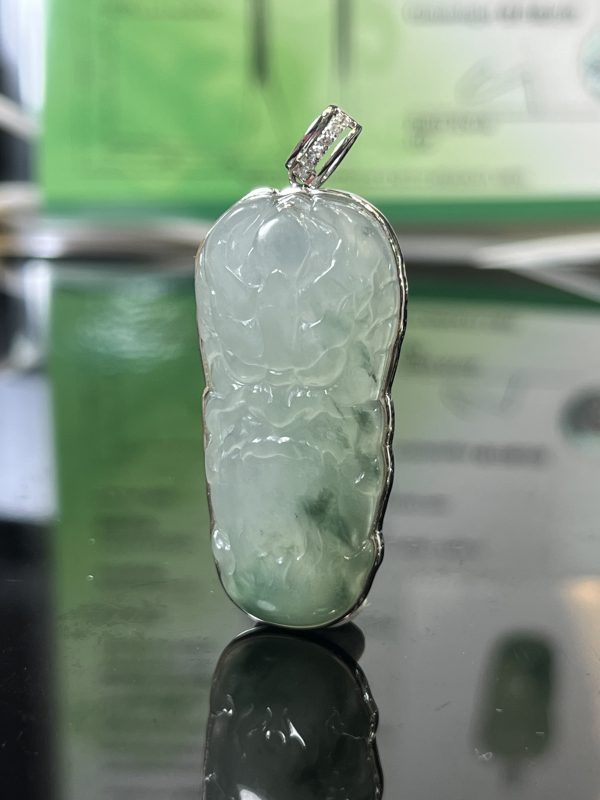 18k翡翠A貨玉器龍牌翡翠吊墜 造型威嚴霸氣 盡顯王者風範 男女都適合佩戴 - Image 2