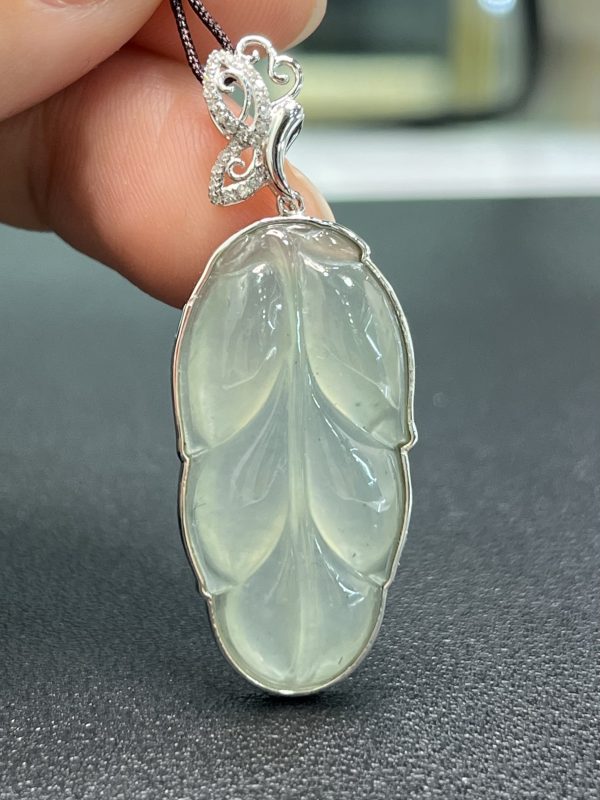翡翠,玉,樹葉,玉器,翡翠A貨,翡翠吊墜,香港翡翠,翡翠介紹,冰種翡翠,糯冰種翡翠,翡翠飾品,翡翠鑑定證,翡翠玉石,翠色,18K翡翠,天然翡翠,翡翠吊墜,葉子,玉吊墜,