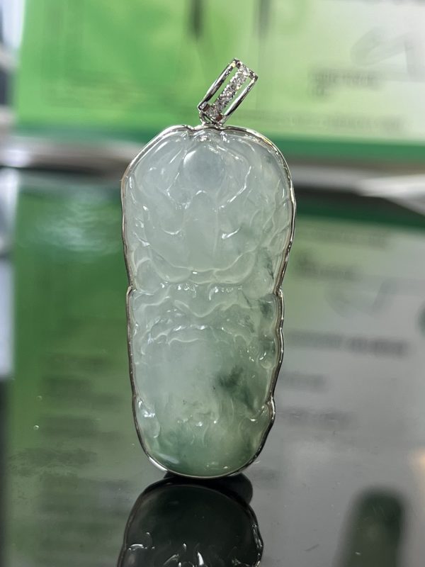 翡翠,玉,龍牌,玉器,翡翠A貨,翡翠吊墜,玉吊墜,香港翡翠,翡翠介紹,冰種翡翠,糯冰種翡翠,翡翠飾品,翡翠鑑定證,翡翠玉石,翠色,天然翡翠,玉石,
