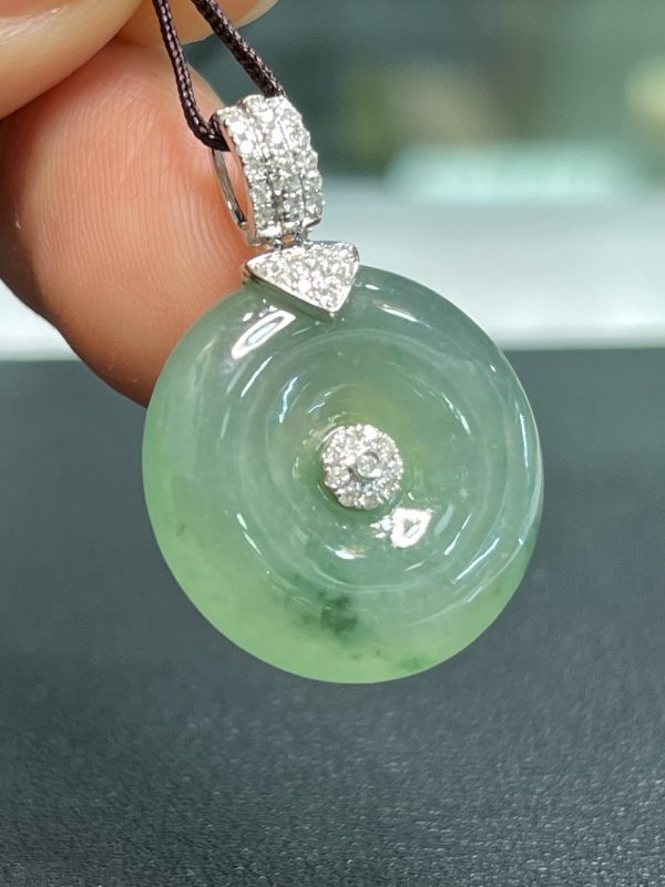 18K翡翠A貨玉器平安扣翡翠吊墜 看著美麗輕盈 卻又有質感 搭配不同衣服 都會有不同的味道 - Image 8