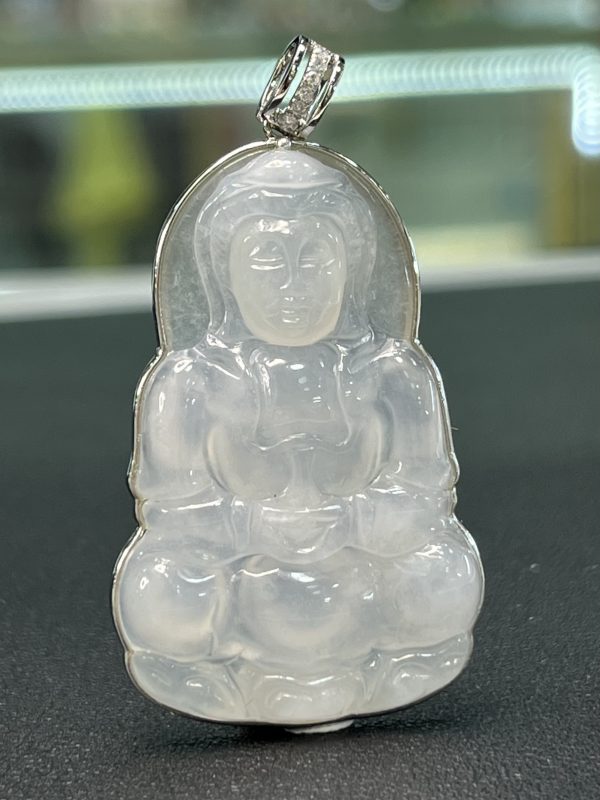 18k翡翠A貨玉器觀音菩薩翡翠吊墜 蓮花寶座上的觀音 造型典雅 面相豐腴 慈眉善目 體態端莊 - Image 4