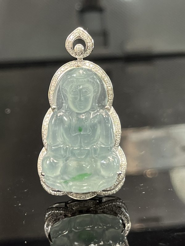 翡翠,玉,觀音,玉觀音,觀音菩薩,玉器,翡翠A貨,玉吊墜,香港翡翠,翡翠介紹,冰種翡翠,糯冰種翡翠,翡翠飾品,翡翠鑑定證,翡翠玉石,翠色,天然翡翠,玉石,翡翠觀音,翡翠吊墜,