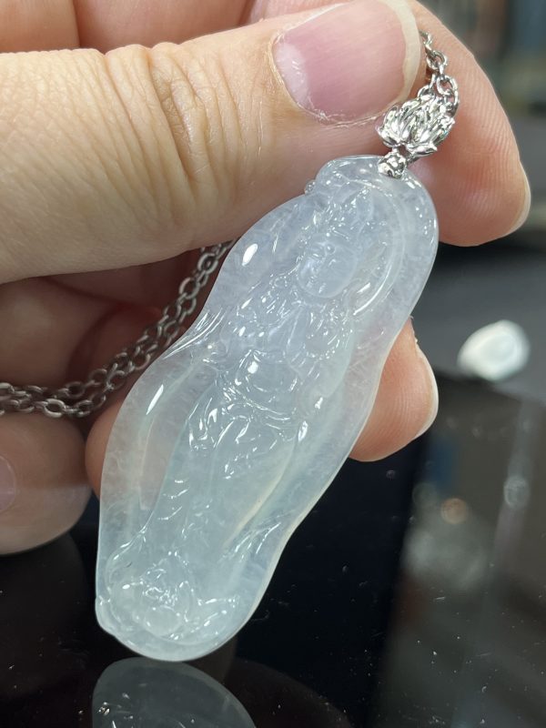 18k翡翠A貨玉器觀音菩薩翡翠吊墜低頭看見觀音那慈悲的微笑 我們片刻間的內心澄明 - Image 4
