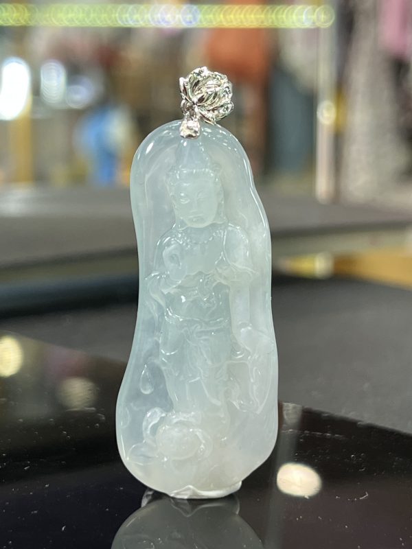 翡翠,玉器,玉,觀音,玉觀音,觀音菩薩,菩薩玉,翡翠A貨,玉吊墜,香港翡翠,翡翠介紹,冰種翡翠,糯冰種翡翠,翡翠飾品,翡翠鑑定證,翡翠玉石,翠色,天然翡翠,玉石,翡翠觀音,翡翠吊墜,