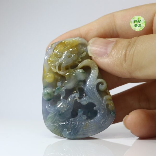 翡翠A貨玉器三彩龍牌翡翠吊墜 三種顏色使其更加明艷靚麗 龍鳳配 美好和諧 寓意福祿吉慶 - Image 9