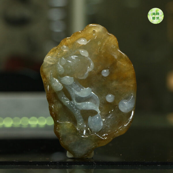翡翠A貨玉器荷花翡翠吊墜 荷花在人們心目中是真善美的化身 吉祥豐興的預兆