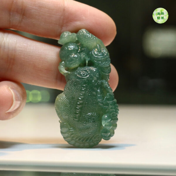 翡翠A貨玉器五毒翡翠吊墜 民間傳說 將翡翠飾品雕刻成五毒的圖案 用於辟邪 - Image 3