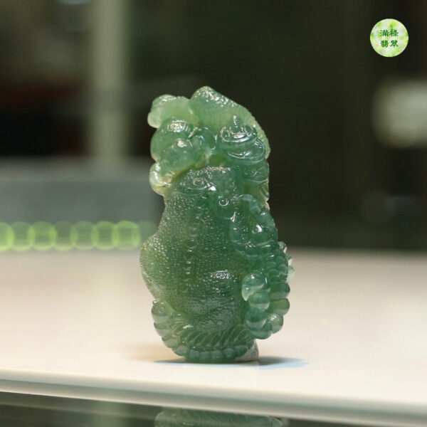 翡翠A貨玉器五毒翡翠吊墜 民間傳說 將翡翠飾品雕刻成五毒的圖案 用於辟邪 - Image 2
