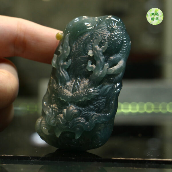 翡翠A貨玉器龍牌-青天作品獲十四屆中國神工獎優秀獎 龍頭 雕琢感十足 神龍神情威武 兇猛霸氣 - Image 3