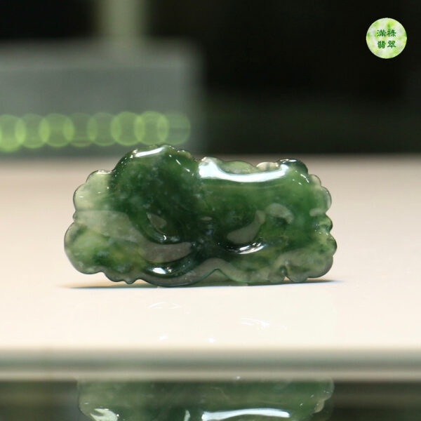 翡翠A貨玉器藍水牡丹花-花開四季翡翠鑲件 作品獲十四屆中國神工獎優秀獎 花瓣翻捲折疊協調自然 細節盡顯琳瓏剔透 - Image 4