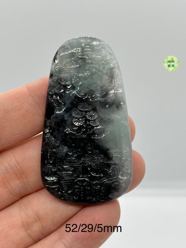 翡翠A貨玉器烏鷄種山水牌翡翠吊墜 質地飄黑 彷彿一幅水墨山水畫