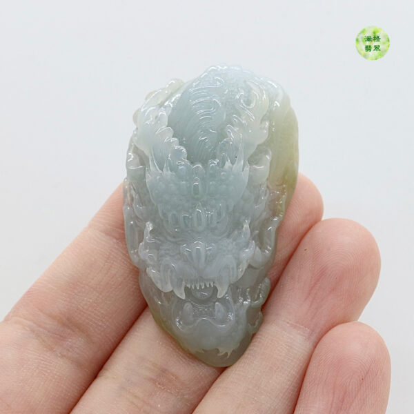 翡翠A貨玉器玉龍牌翡翠吊墜 精雕龍頭 極具東方古典感的同時又十分霸氣酷帥 - Image 4