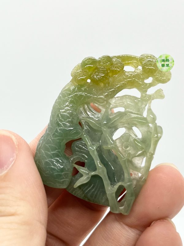 翡翠A貨玉器梅花翡翠吊墜  梅花是歲寒三友之一 人們都讚美她的傲雪精神 象徵高潔 堅強的人 - Image 7
