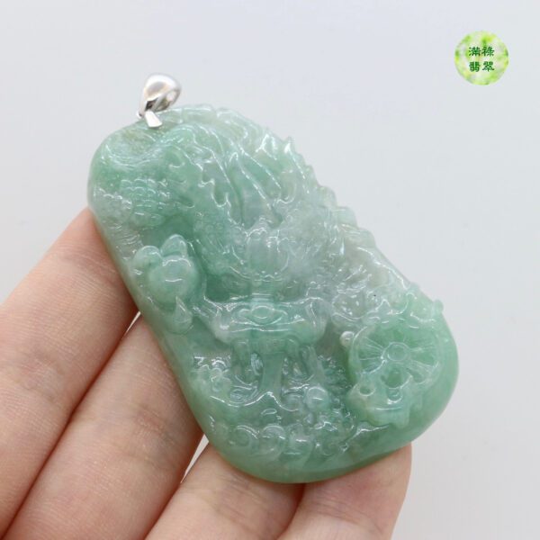 翡翠A貨玉器玉龍牌翡翠吊墜寓意着佩戴的人可以手握重權 受到別人的尊重和擁戴 - Image 7