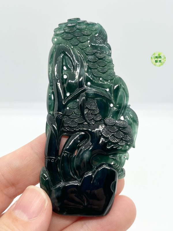 翡翠A貨玉器墨翠松樹翡翠吊墜  底質潤澤 松樹高山屹立 寓意堅韌不拔 自強不息 - Image 4