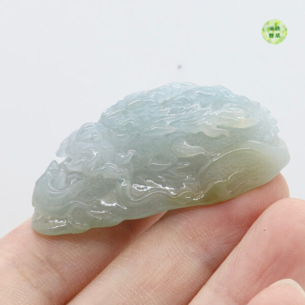 翡翠A貨玉器玉龍牌翡翠吊墜 精雕龍頭 極具東方古典感的同時又十分霸氣酷帥 - Image 5