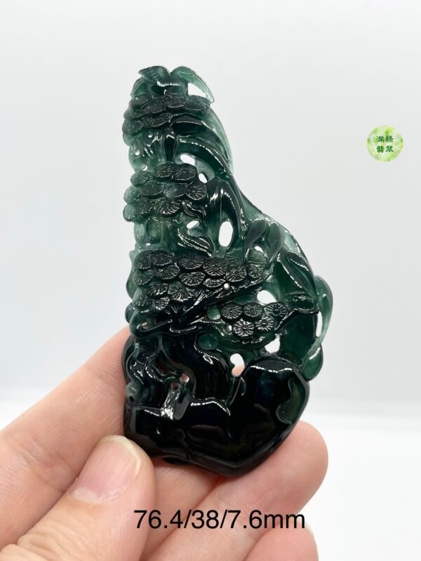 翡翠A貨玉器墨翠松樹翡翠吊墜 墨翠上身非常有韻味的一款牌子