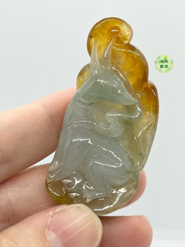 翡翠A貨玉器九尾狐翡翠吊墜 黃翡的部分設計成九條尾巴 寓意能夠吸引異性的好感 - Image 4