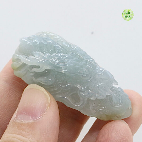 翡翠A貨玉器玉龍牌翡翠吊墜 精雕龍頭 極具東方古典感的同時又十分霸氣酷帥 - Image 3
