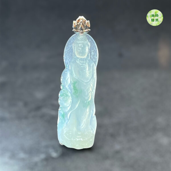 18k翡翠A貨玉器觀音菩薩翡翠吊墜 觀音的站姿和形狀顯得寂靜 寧和 造型獨特 柔美而不失莊重 - Image 4