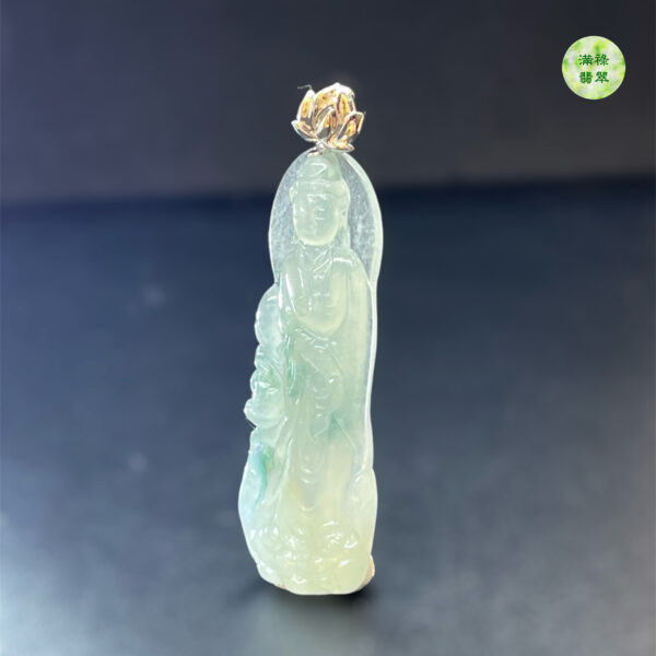 18k翡翠A貨玉器觀音菩薩翡翠吊墜 觀音的站姿和形狀顯得寂靜 寧和 造型獨特 柔美而不失莊重 - Image 6
