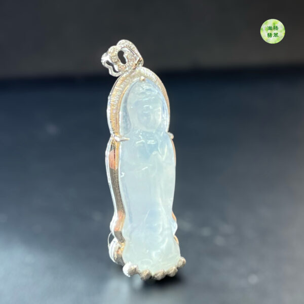 18k翡翠A貨玉器觀音菩薩翡翠吊墜 站立的觀音時象徵立刻去救度眾生 - Image 4