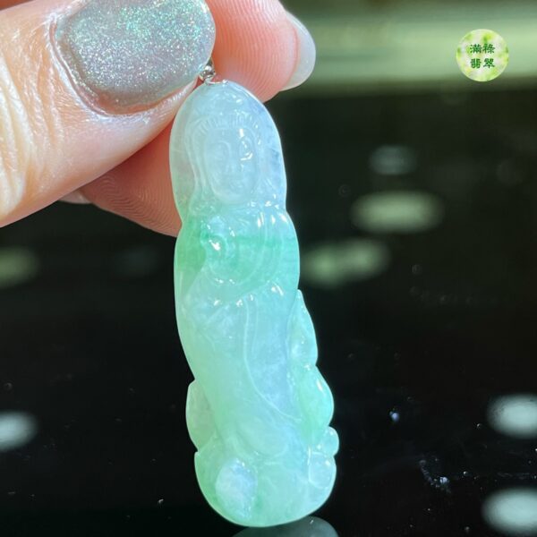 18k翡翠A貨玉器玉觀音菩薩翡翠吊墜 觀音面相和藹 造型優美 - Image 6