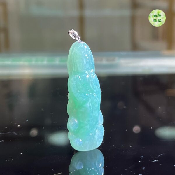 18k翡翠A貨玉器玉觀音菩薩翡翠吊墜觀音菩薩可謂家喻戶曉 民間有種說法 叫做“家家彌陀佛，戶戶觀世音” - Image 4