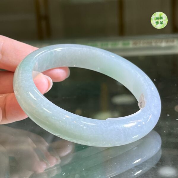 翡翠玉器A貨玉翡翠手鐲56.37mm/1.5寸 如潺潺溪流圈於手 如涼涼微風裹著絲絲流雲纏於腕 - Image 5