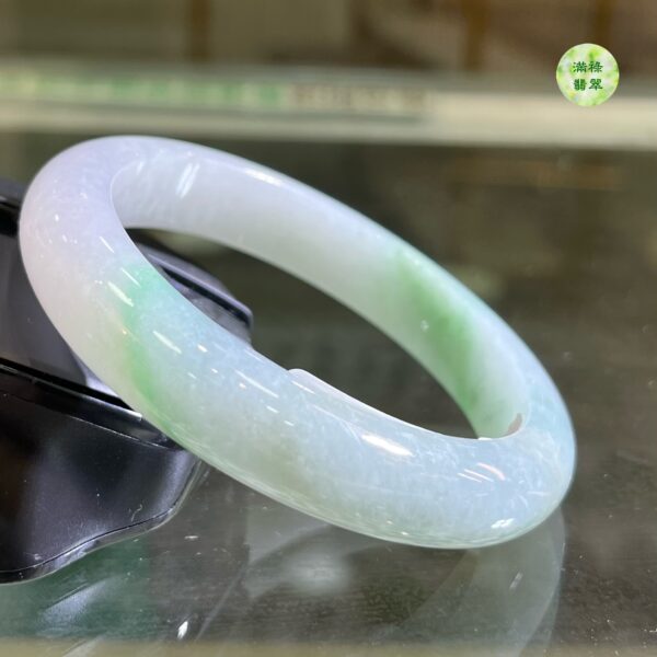 翡翠玉器A貨玉翡翠手鐲57.37mm/1.52寸 手鐲和東方女人一樣 外柔內剛 她堅貞 秀外慧中 - Image 2