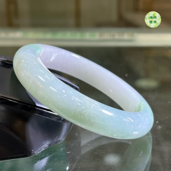 翡翠玉器A貨玉翡翠手鐲57.37mm/1.52寸 手鐲和東方女人一樣 外柔內剛 她堅貞 秀外慧中 - Image 4