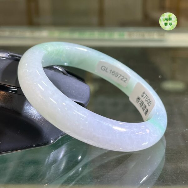 翡翠玉器A貨玉翡翠手鐲57.37mm/1.52寸 手鐲和東方女人一樣 外柔內剛 她堅貞 秀外慧中 - Image 9