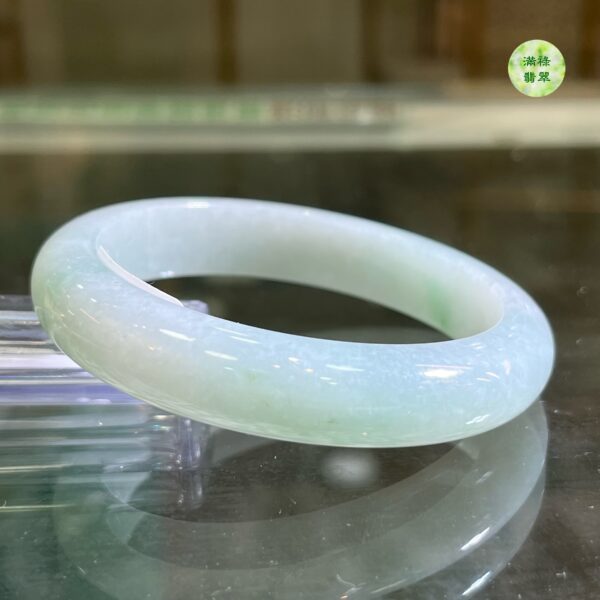 翡翠玉器A貨玉翡翠手鐲55.47mm/1.48寸 女性總是翡翠手鐲情有獨鍾 兩者朝夕相伴 宛如密友