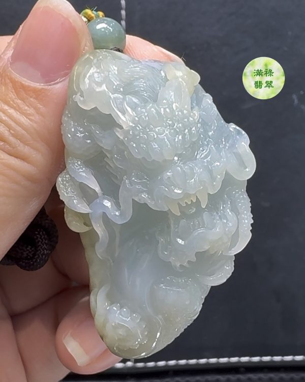 精美雕刻糯冰種翡翠A貨玉器龍牌——彰顯力量與吉祥寓意 - Image 2