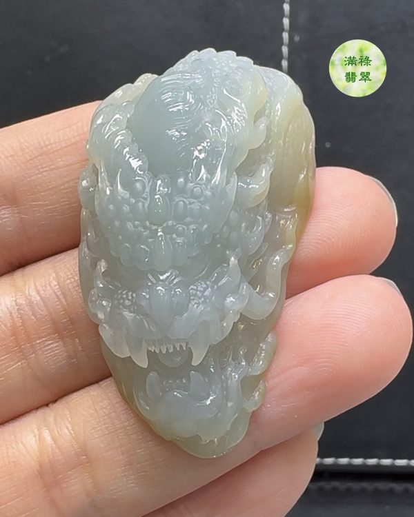 精雕細琢糯冰種翡翠A貨玉器龍牌——象徵力量與祥瑞的獨特佩飾 - Image 2