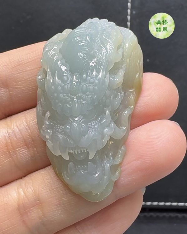 精雕細琢糯冰種翡翠A貨玉器龍牌——象徵力量與祥瑞的獨特佩飾 - Image 3