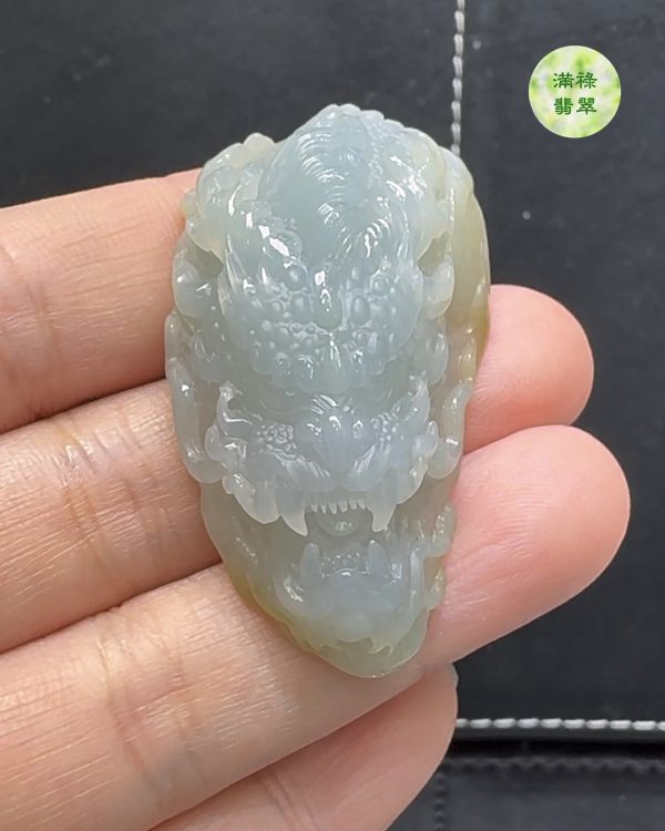 精雕細琢糯冰種翡翠A貨玉器龍牌——象徵力量與祥瑞的獨特佩飾 - Image 6