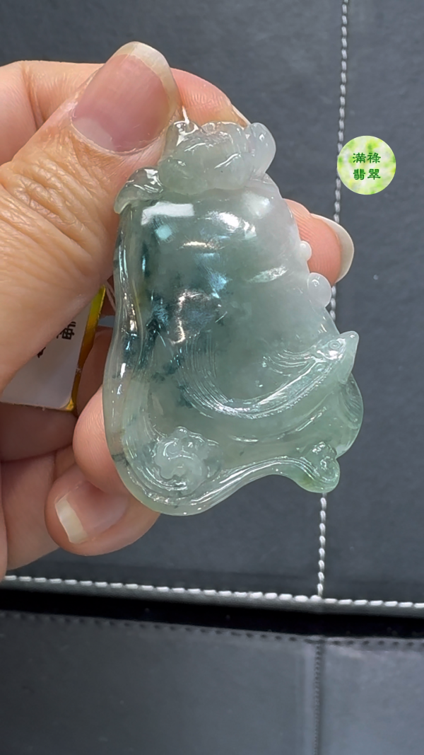 精緻雕刻糯冰種翡翠A貨荷花魚吊墜——平和與富足的優雅象徵 - Image 6