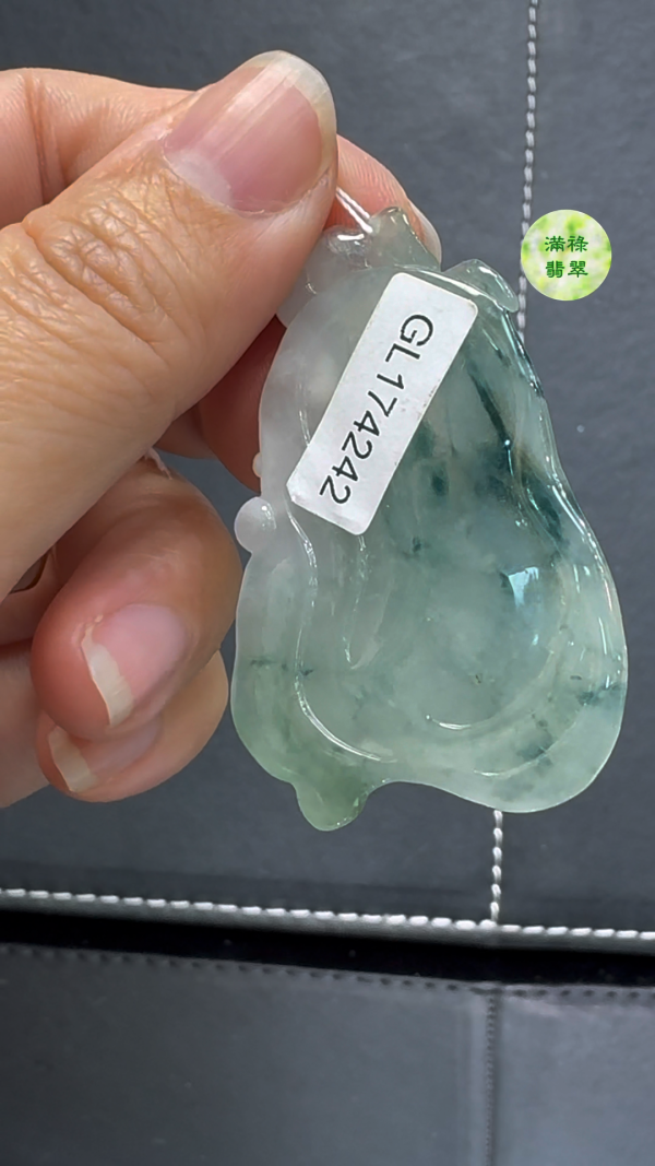 精緻雕刻糯冰種翡翠A貨荷花魚吊墜——平和與富足的優雅象徵 - Image 7