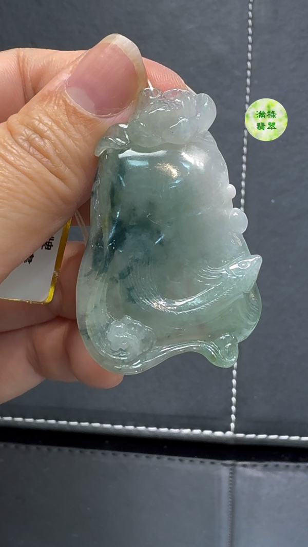 精緻雕刻糯冰種翡翠A貨荷花魚吊墜——平和與富足的優雅象徵 - Image 8